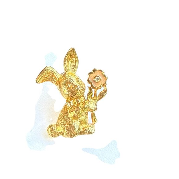 Gold Tone Bunny Rabbit Lapel Pin Holding Flower Vintage Brooch Cute Easter Gift - Picture 6 of 14